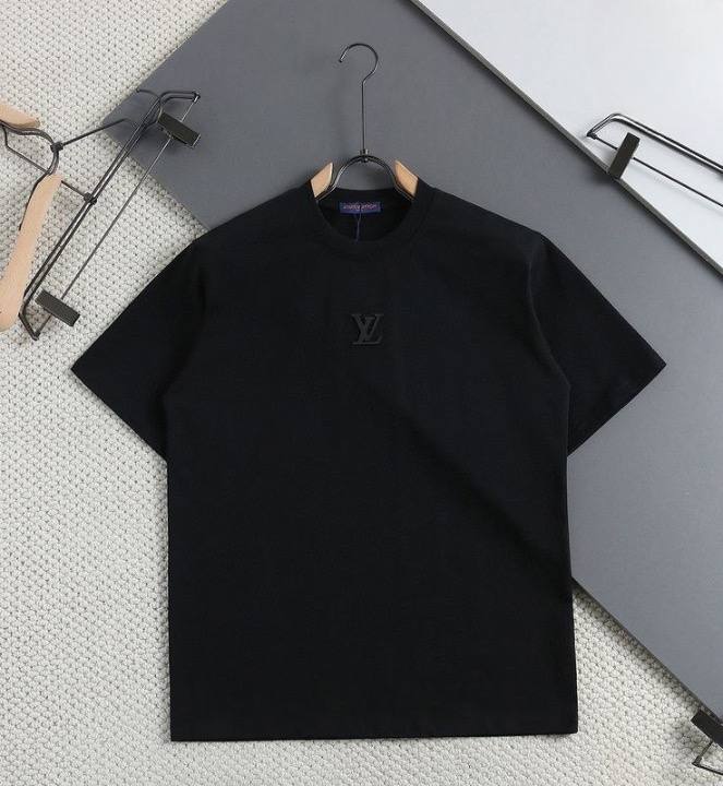 LV T-shirt (black)