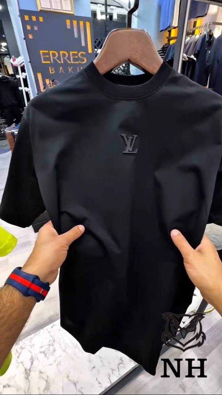 LV T-shirt (black)