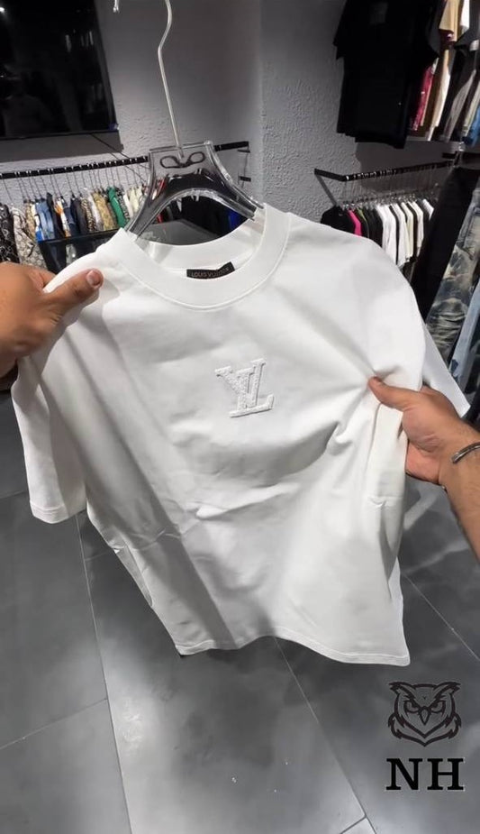 White T-shirt embroidery